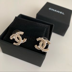 Chanel CC earrings